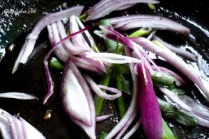 Fasole batuta cu ceapa caramelizata