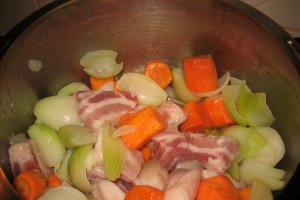 Pate din ficat de pui şi carne de porc