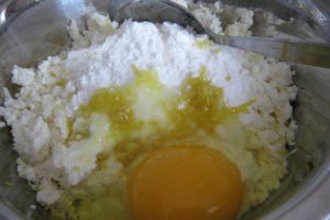 Clatite umplute cu branza la cuptor