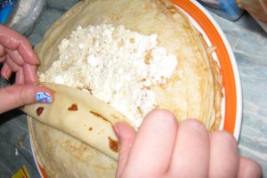Clatite umplute cu branza la cuptor