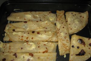 Clatite umplute cu branza la cuptor