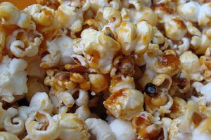 Popcorn caramel - cea mai simpla si rapida metoda
