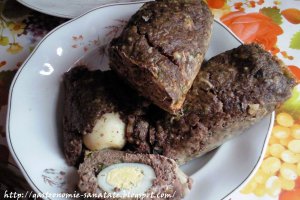 Rulada din maruntaie de porc cu ou
