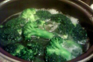 Conopida si broccoli la cuptor