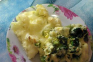 Conopida si broccoli la cuptor