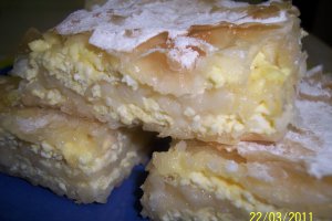 Placinta cu branza dulce si stafide