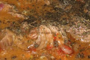 Carne de vita in sos de bere bruna