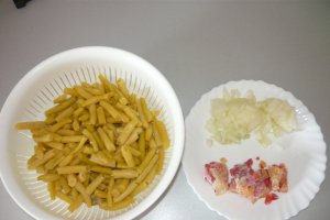Mancare de fasole verde cu pui
