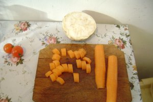 Ciorbita de vitel si oase de purcel