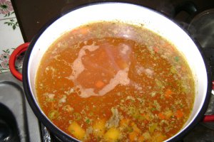 Ciorbita de vitel si oase de purcel