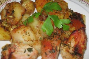 Cartofi aromati copti (cu piept de pui)