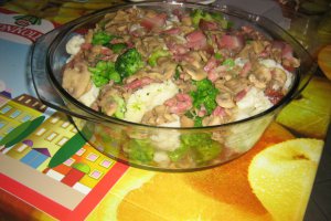 Legume (brocolli,conopida, varza de bruxelles)la cuptor cu sunculita afumata si ciuperci