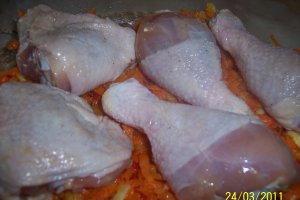 Pulpe de pui cu sos de legume