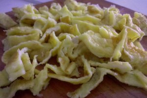 Ciorba de spanac, loboda si salata verde cu omleta