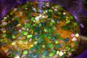 Pilaf cu ceapa verde