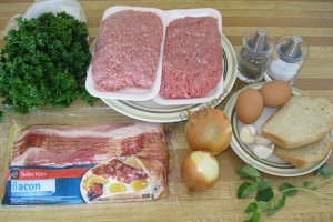 Terina de porc infasurata in bacon