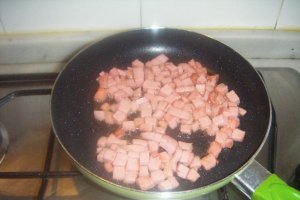 Semilune cu ricotta si sunca
