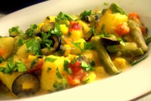 Ghiveci de legume cu masline si branza topita