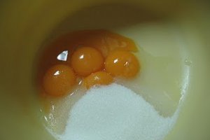 Tort cu crema de vanilie si ananas