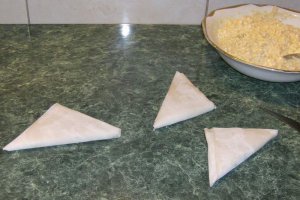 Trigoane cu branza sarata