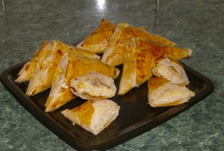 Trigoane cu branza sarata