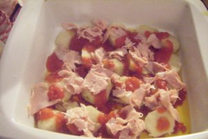 Cartofi cu rosii la cuptor