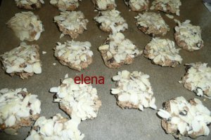 Biscuiti cu fulgi de migdale
