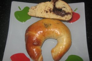 Cozonac cu nuca si cornuri cu ciocolata a la Miha