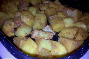 Cartofi picanti si aromati la cuptor