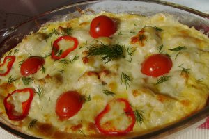 Conopida cu trei feluri de branza si piept de pui