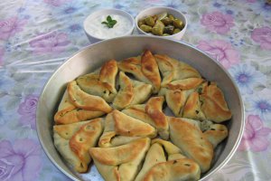 “Fatayer sabanegh”-Placinte arabesti cu spanac