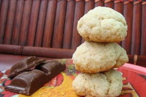 Biscuiti cu aroma de migdale