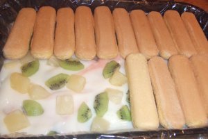 Tort diplomat din budinca si fructe
