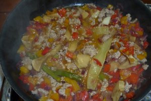 Tocanita de cartofi cu carciofi