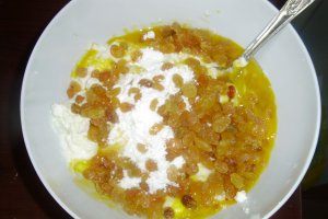Placinta cu branza si stafide (cu foi Bella)