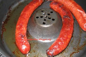 Piure cu carnati (prajiti in Dry cooker)