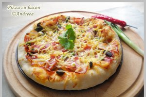 Pizza cu bacon