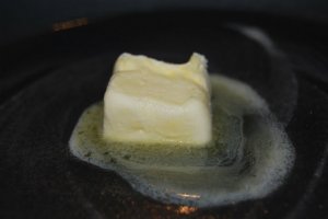 Rosti cu pastrama de pui