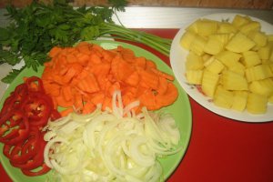 Specialitate de pui cu legume gratinate