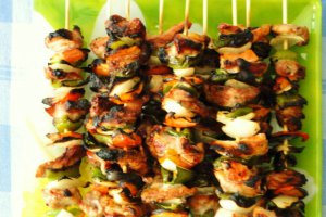 Frigarui din pulpa de porc , cu garnitura de cartofi prajiti