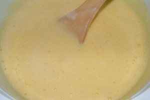 Crema desert cu oua si zahar caramel
