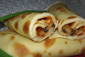 Clătite cu pui şi legume