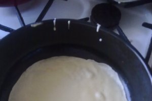 Clatite cu dulceata de capsuni
