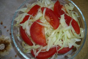 Pui la cuptor , cu trei garnituri
