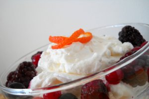 Desert cu fructe si branza dulce