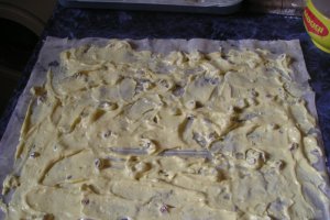 Placinta creata cu branza dulce si stafide