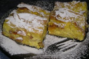 Placinta creata cu branza dulce si stafide