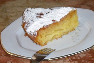 Tarta umeda cu mere