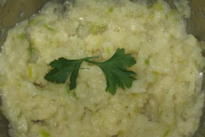 Fasole facaluita cu ceapa caramelizata