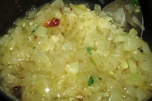 Fasole facaluita cu ceapa caramelizata
